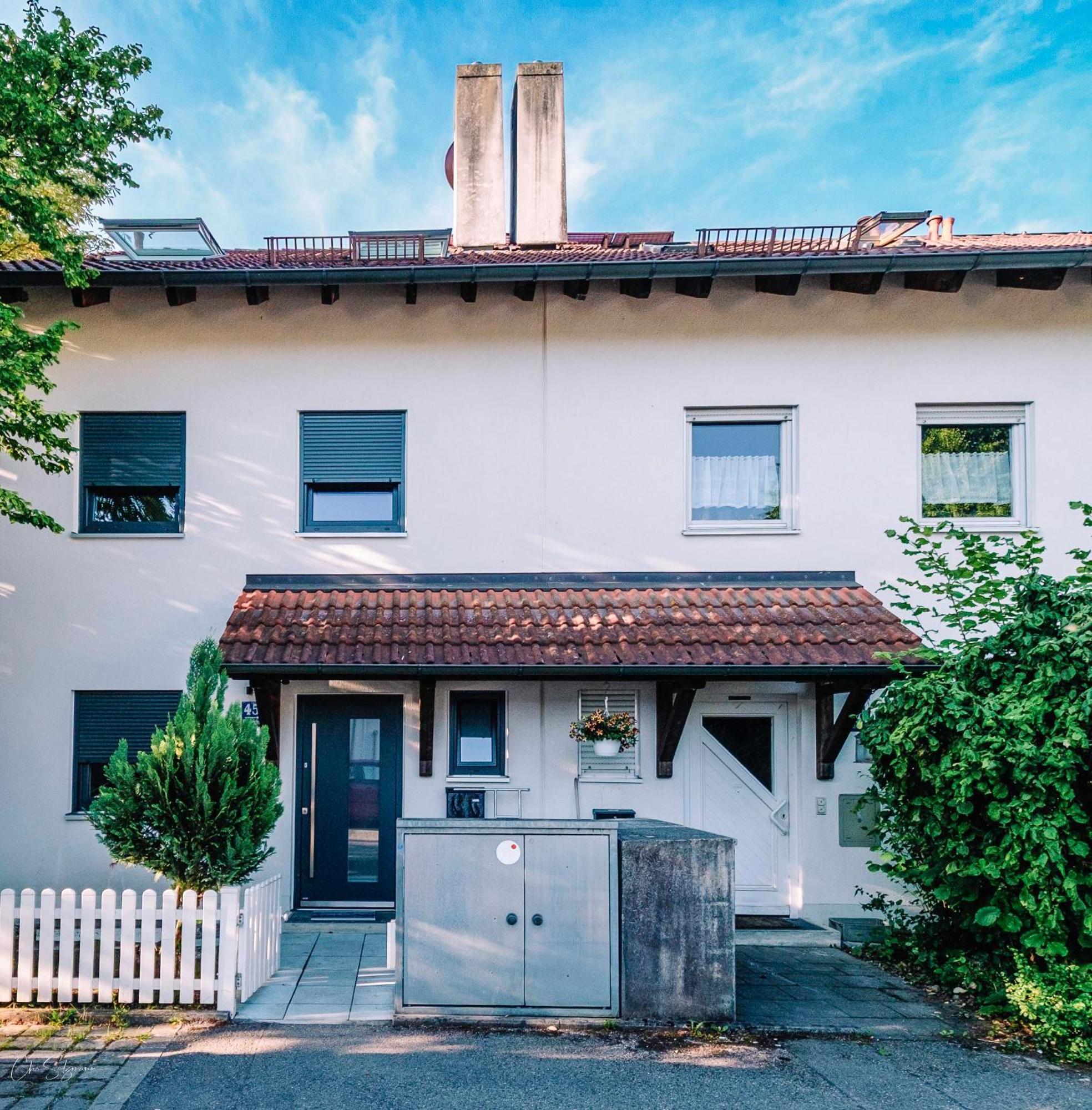 Ganzes Haus Moebliert Mue-lerchenau * München