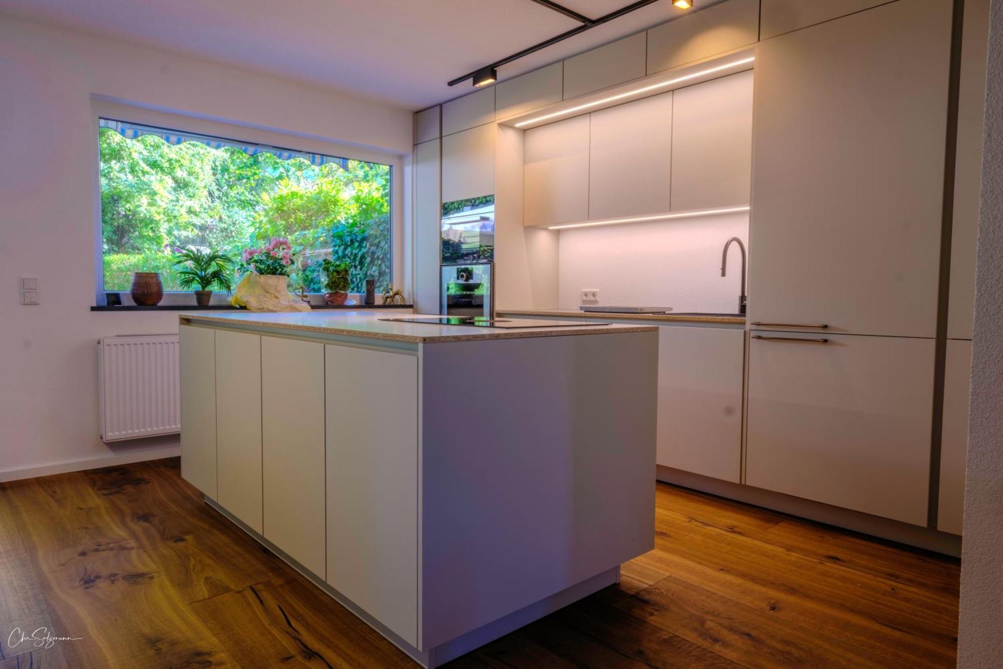 Ganzes Haus Moebliert Mue-lerchenau München